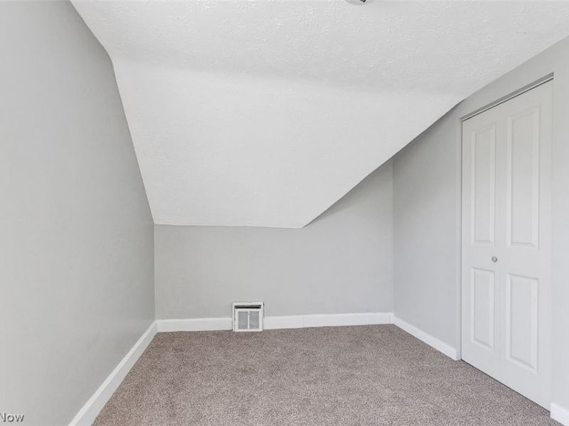 9807 Parkgate Avenue, Cleveland, OH 44108 Photo 12