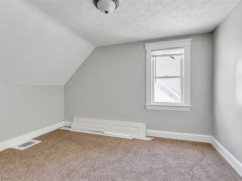 9807 Parkgate Avenue, Cleveland, OH 44108 Photo 13