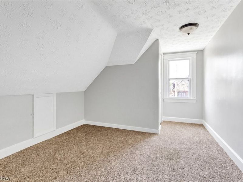 9807 Parkgate Avenue, Cleveland, OH 44108 Photo 14