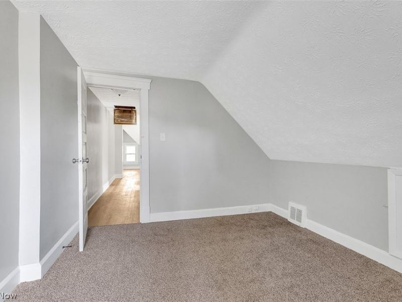 9807 Parkgate Avenue, Cleveland, OH 44108 Photo 15