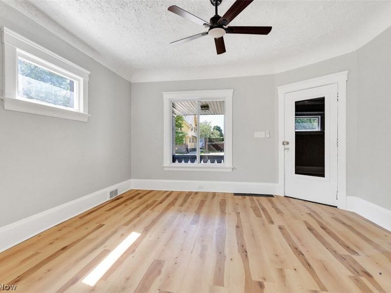 9807 Parkgate Avenue, Cleveland, OH 44108 Photo 16
