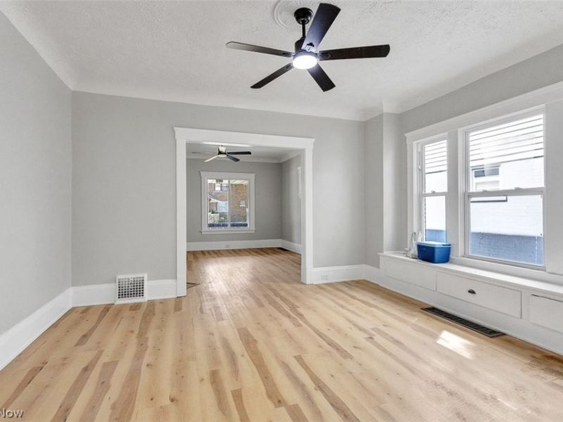9807 Parkgate Avenue, Cleveland, OH 44108 Photo 18