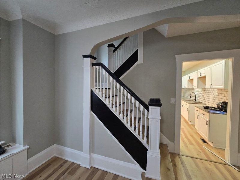 9807 Parkgate Avenue, Cleveland, OH 44108 Photo 2