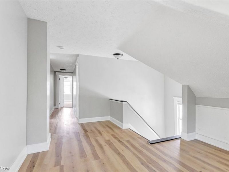 9807 Parkgate Avenue, Cleveland, OH 44108 Photo 21