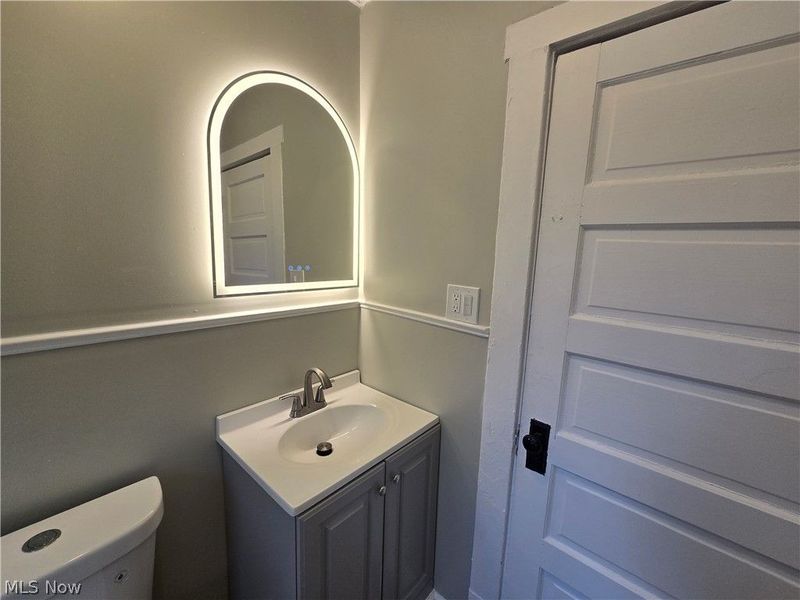 9807 Parkgate Avenue, Cleveland, OH 44108 Photo 8