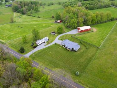 8582 Dundee Wilmot Road, Dundee, OH 44624