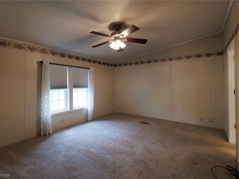 8582 Dundee Wilmot Road, Dundee, OH 44624 Photo 10