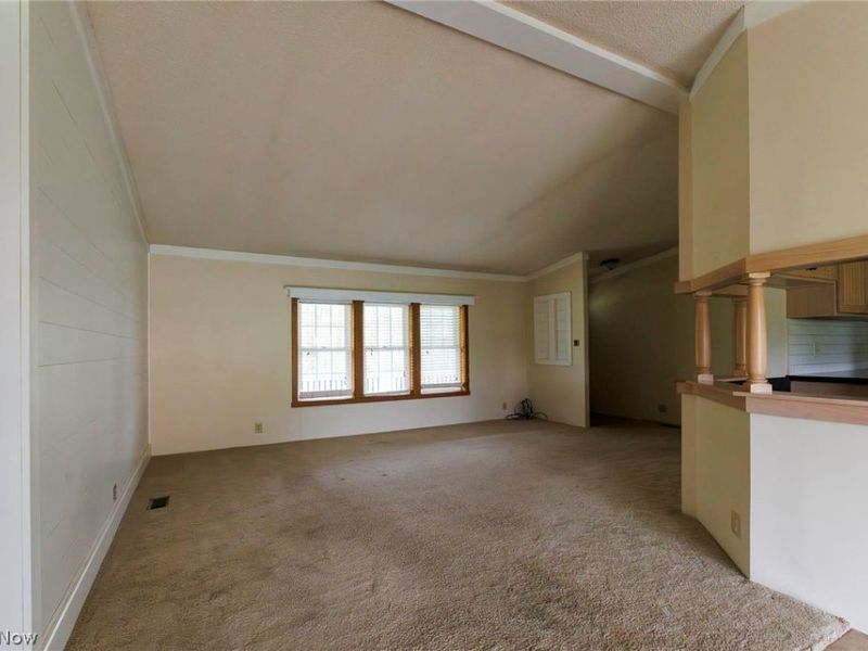 8582 Dundee Wilmot Road, Dundee, OH 44624 Photo 11