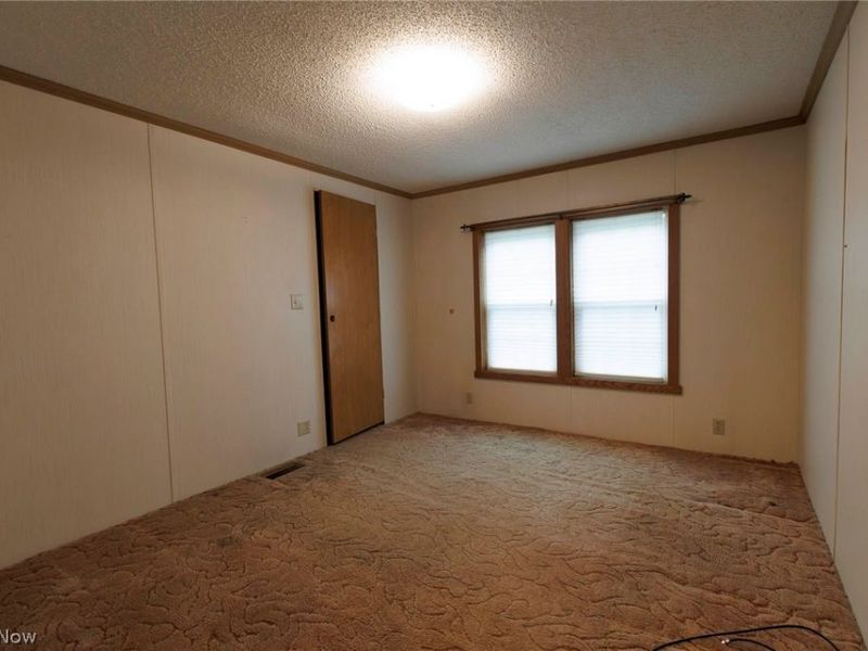 8582 Dundee Wilmot Road, Dundee, OH 44624 Photo 14