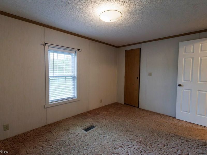 8582 Dundee Wilmot Road, Dundee, OH 44624 Photo 15
