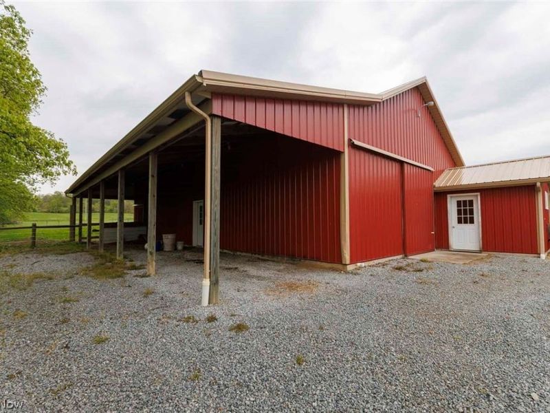 8582 Dundee Wilmot Road, Dundee, OH 44624 Photo 16