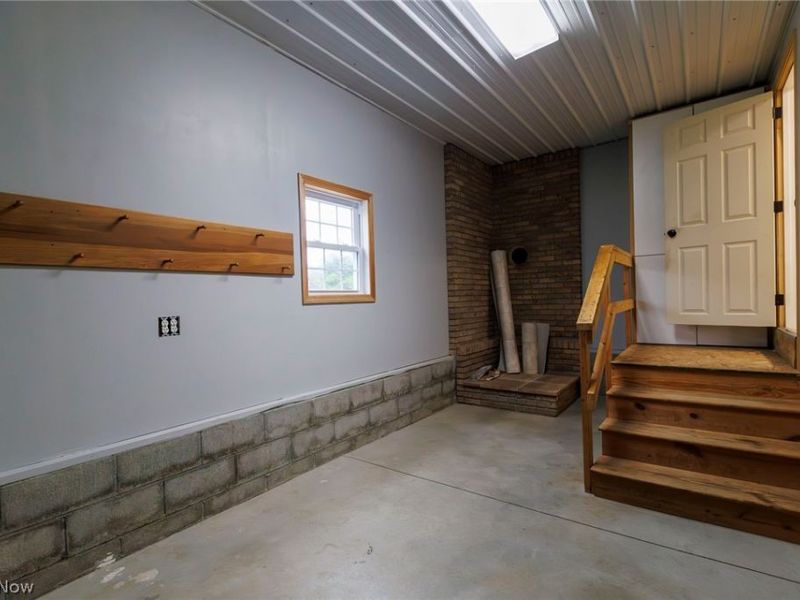 8582 Dundee Wilmot Road, Dundee, OH 44624 Photo 20
