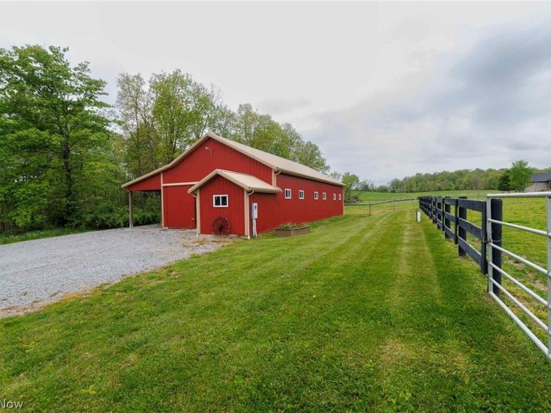 8582 Dundee Wilmot Road, Dundee, OH 44624 Photo 27