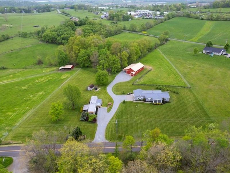 8582 Dundee Wilmot Road, Dundee, OH 44624 Photo 36