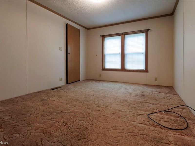 8582 Dundee Wilmot Road, Dundee, OH 44624 Photo 6