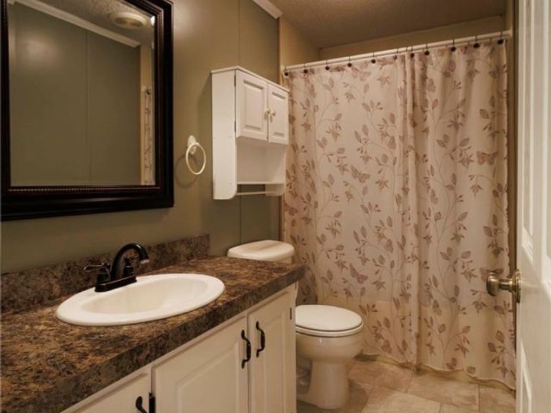 8582 Dundee Wilmot Road, Dundee, OH 44624 Photo 7