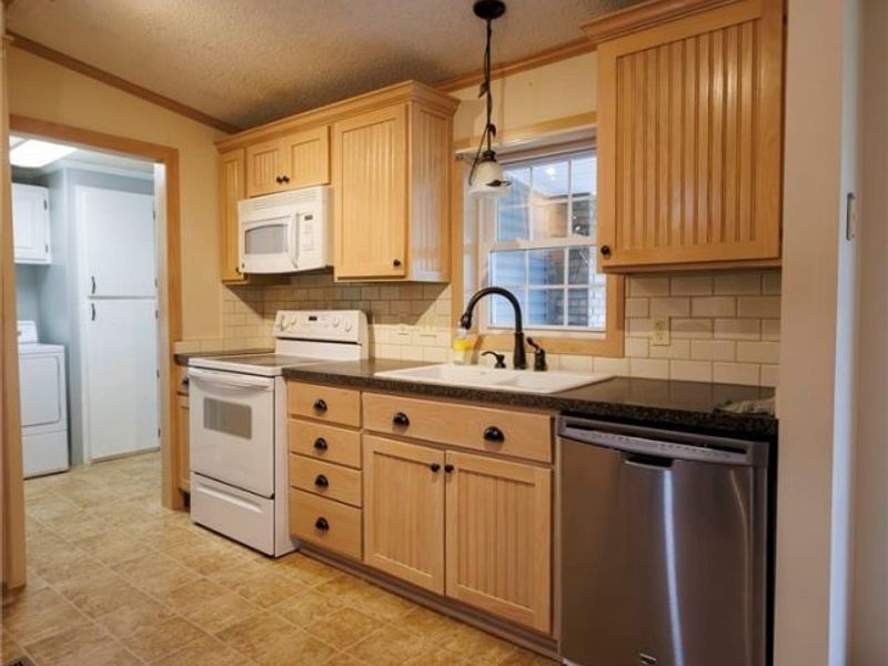 8582 Dundee Wilmot Road, Dundee, OH 44624 Photo 8