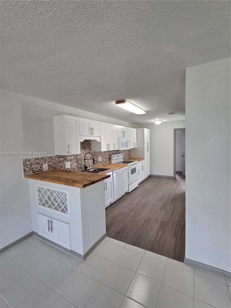 2050 Oleander Blvd , Unit 9-206, Fort Pierce, FL 34950 Photo