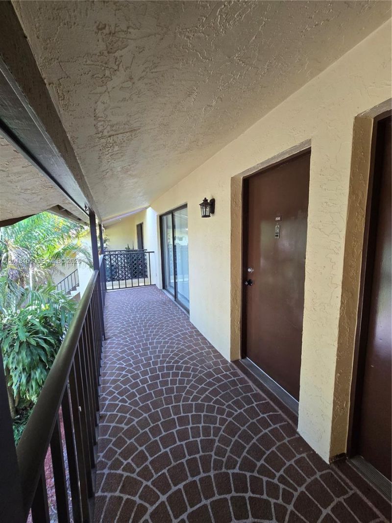 2050 Oleander Blvd , Unit 9-206, Fort Pierce, FL 34950 Photo
