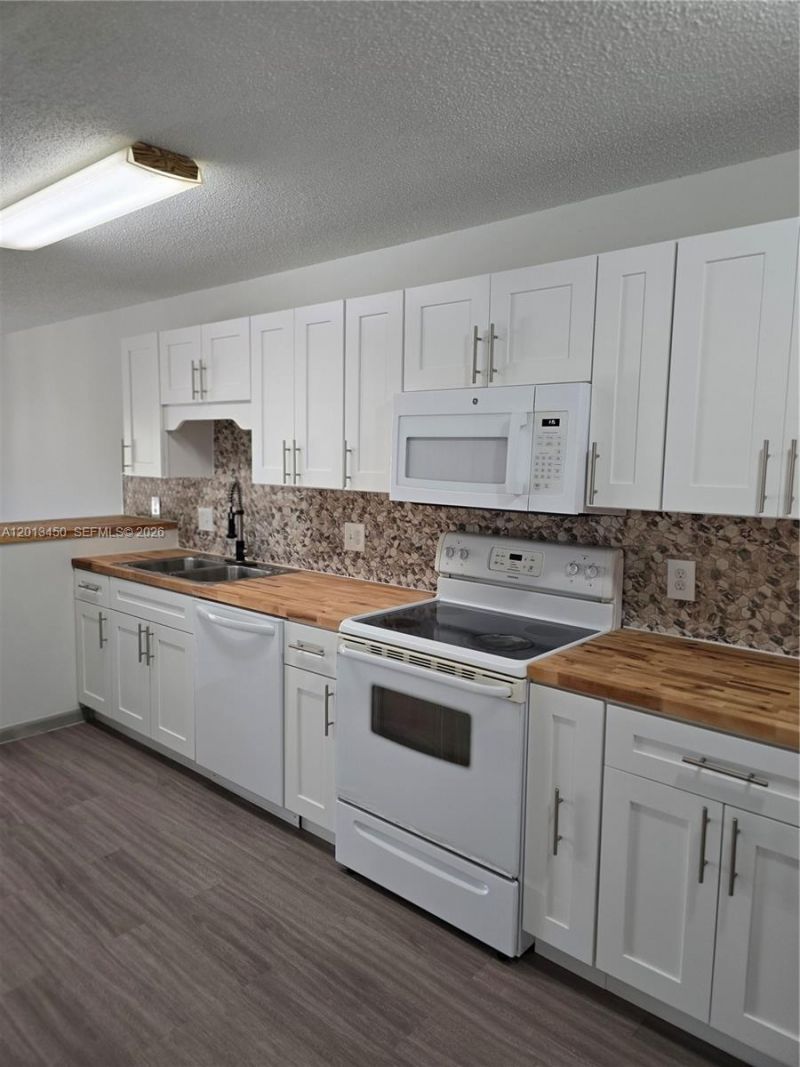 2050 Oleander Blvd , Unit 9-206, Fort Pierce, FL 34950 Photo