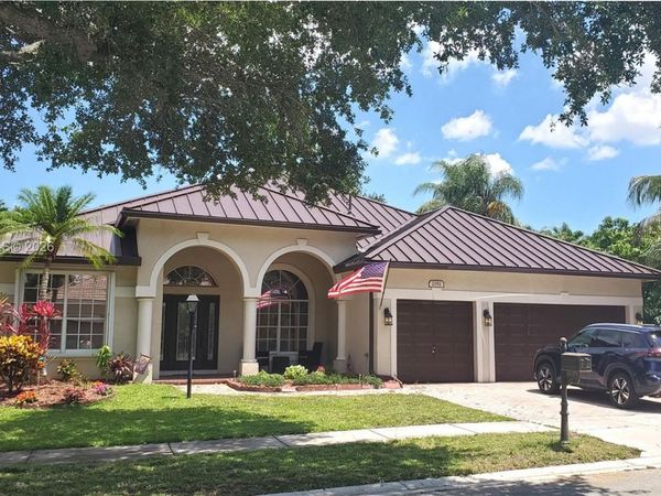 2051 NW 125th Ter, Pembroke Pines, FL 33028