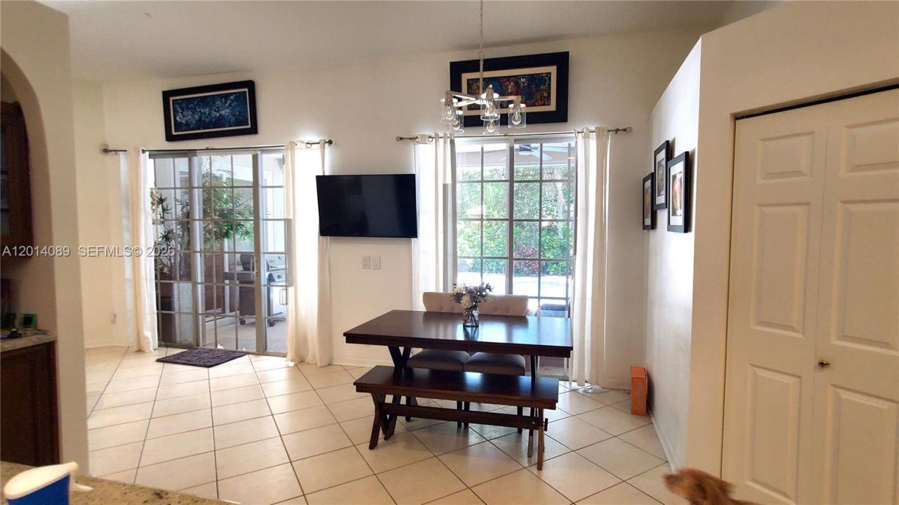 2051 NW 125th Ter, Pembroke Pines, FL 33028 Photo