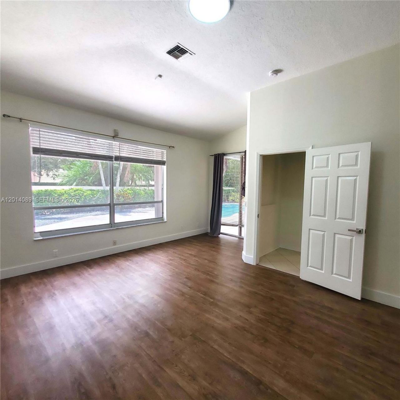 2051 NW 125th Ter, Pembroke Pines, FL 33028 Photo