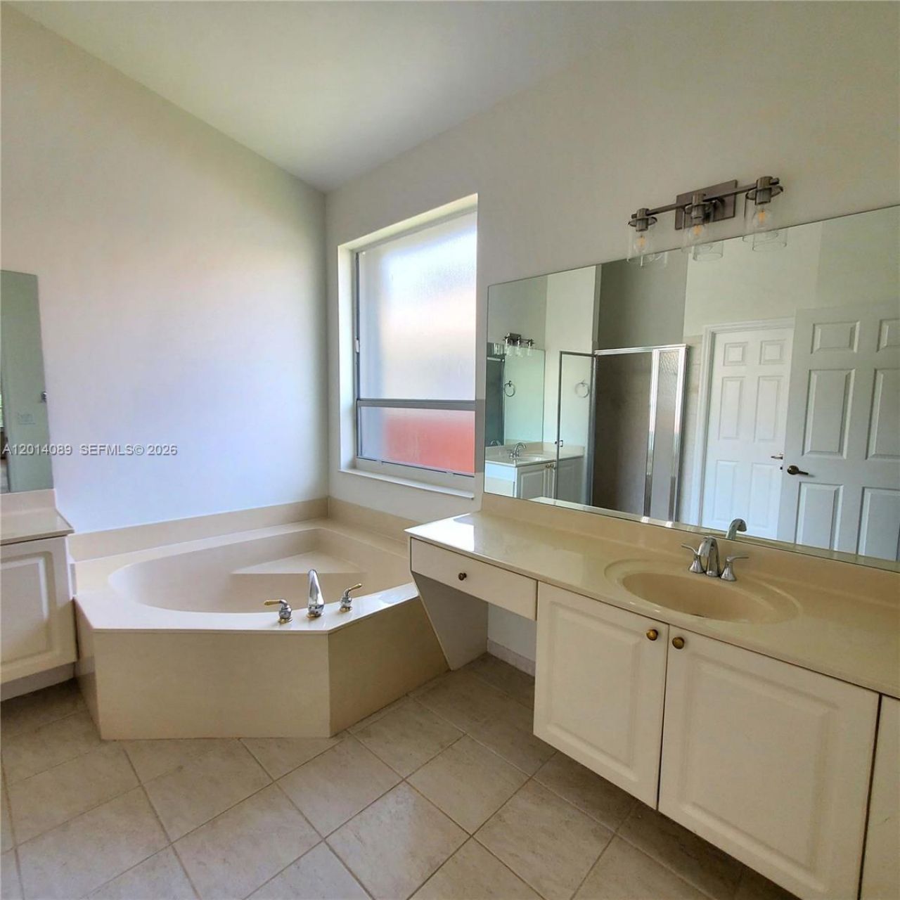 2051 NW 125th Ter, Pembroke Pines, FL 33028 Photo
