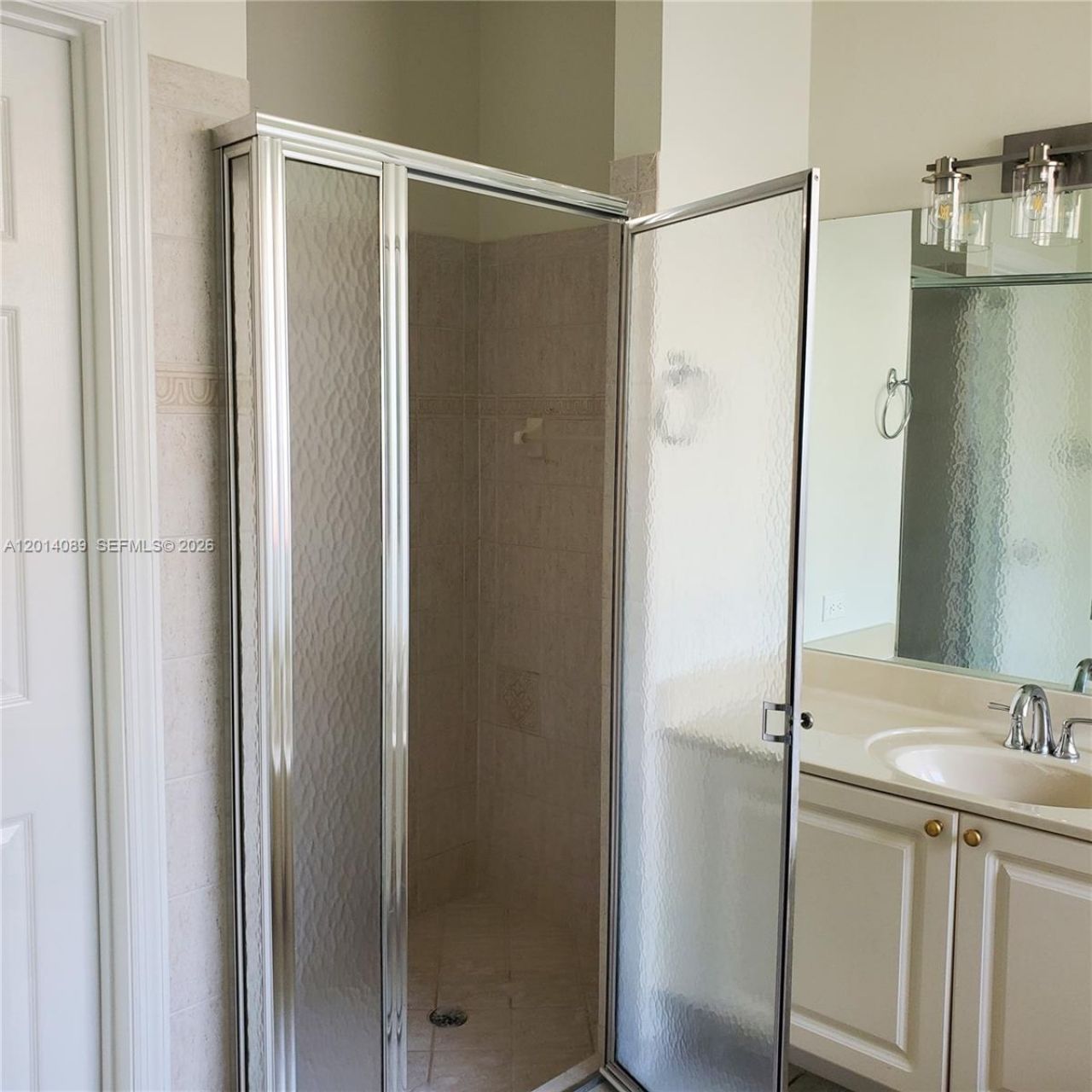 2051 NW 125th Ter, Pembroke Pines, FL 33028 Photo