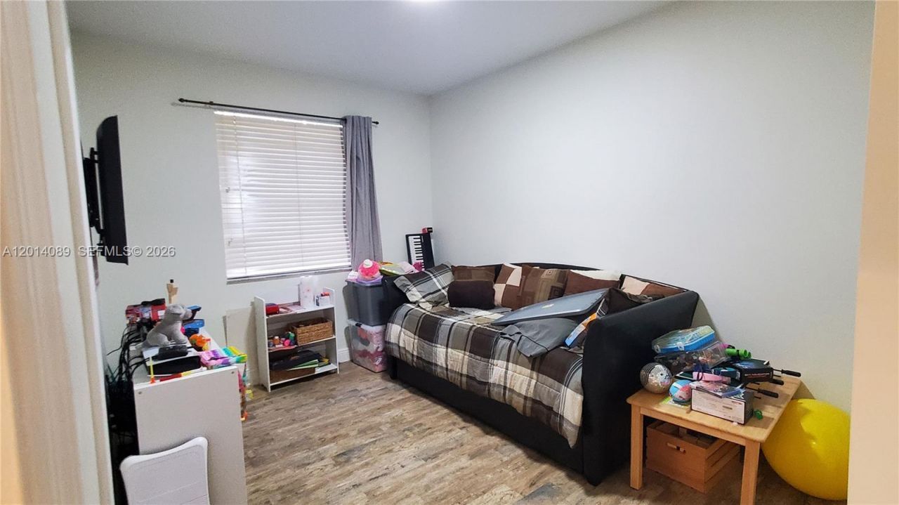 2051 NW 125th Ter, Pembroke Pines, FL 33028 Photo