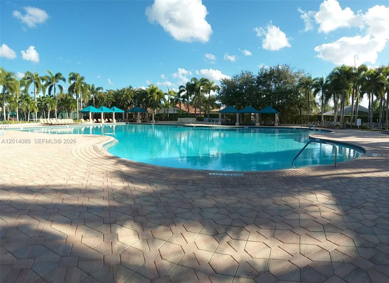 2051 NW 125th Ter, Pembroke Pines, FL 33028 Photo