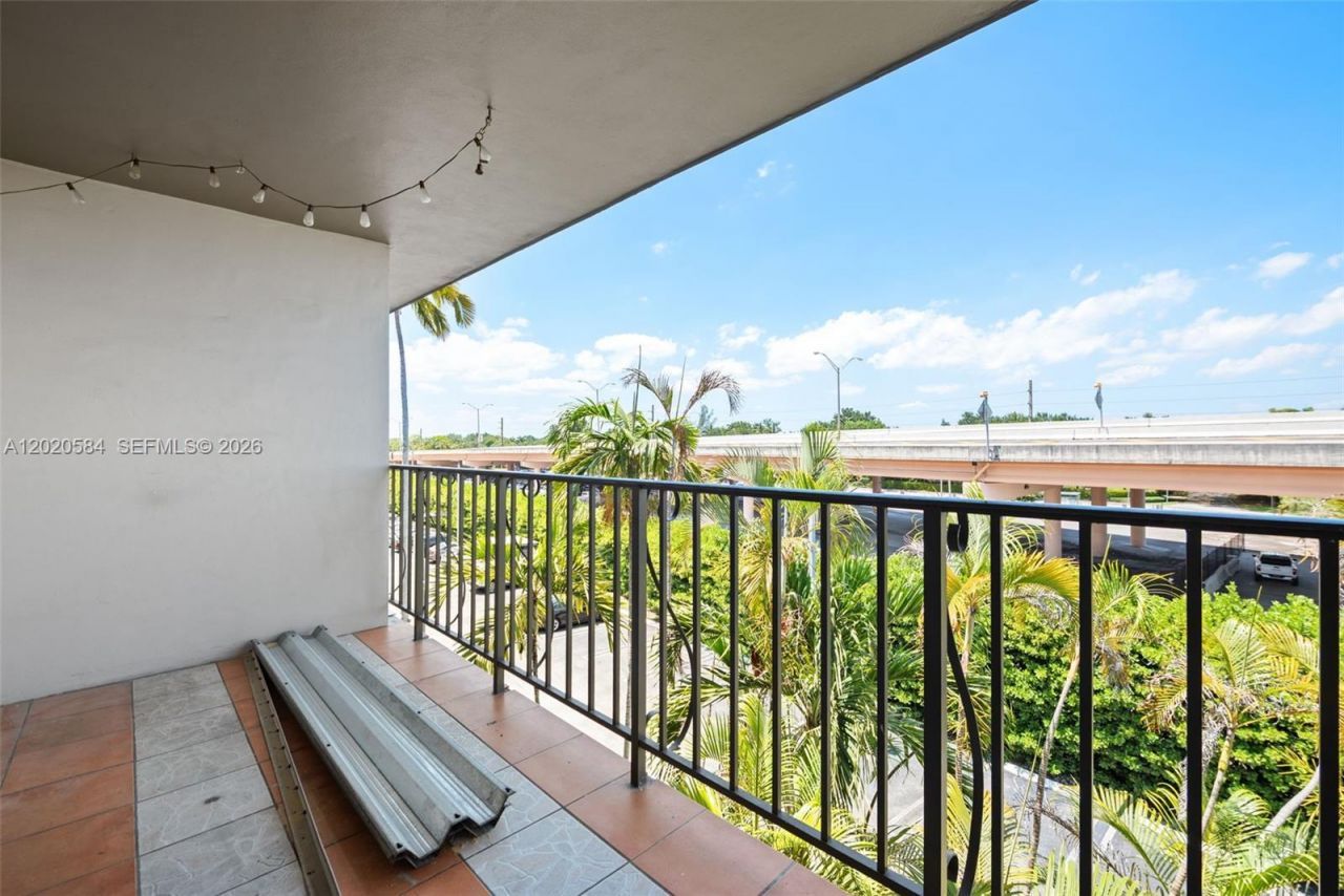 8107 SW 72nd Ave, Unit 413E, Miami, FL 33143 Photo