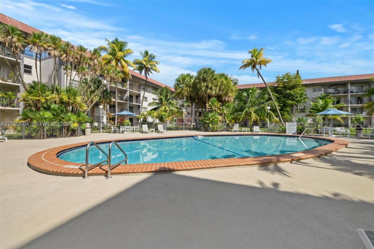 8107 SW 72nd Ave, Unit 413E, Miami, FL 33143 Photo