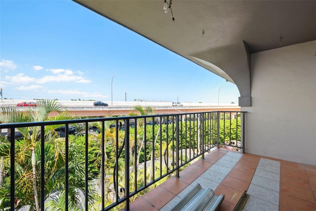 8107 SW 72nd Ave, Unit 413E, Miami, FL 33143 Photo