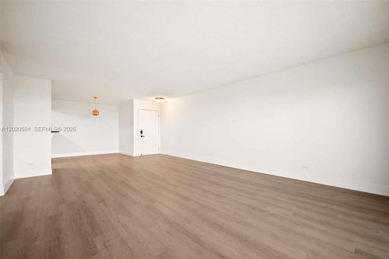 8107 SW 72nd Ave, Unit 413E, Miami, FL 33143 Photo