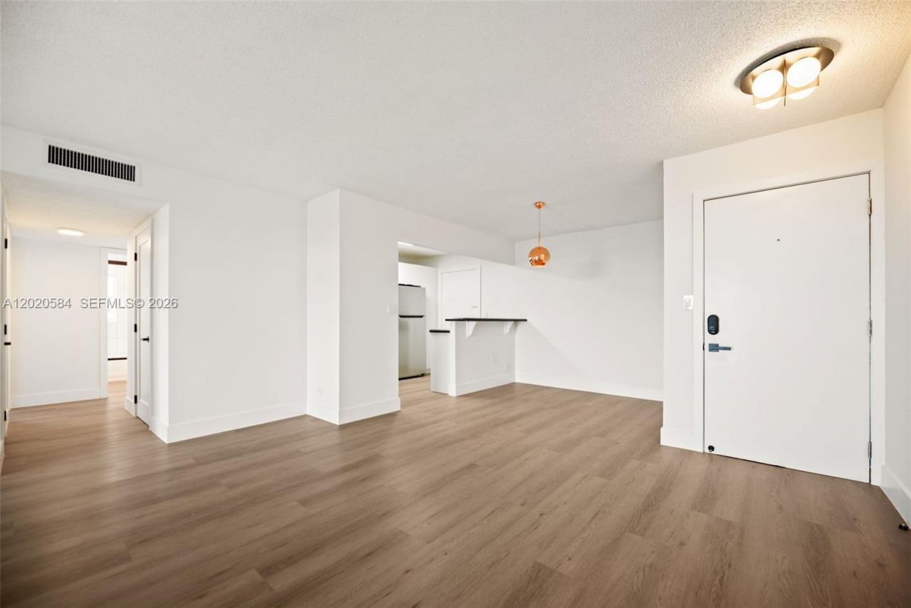 8107 SW 72nd Ave, Unit 413E, Miami, FL 33143 Photo