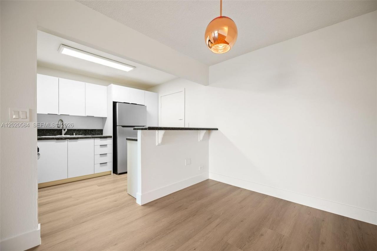 8107 SW 72nd Ave, Unit 413E, Miami, FL 33143 Photo