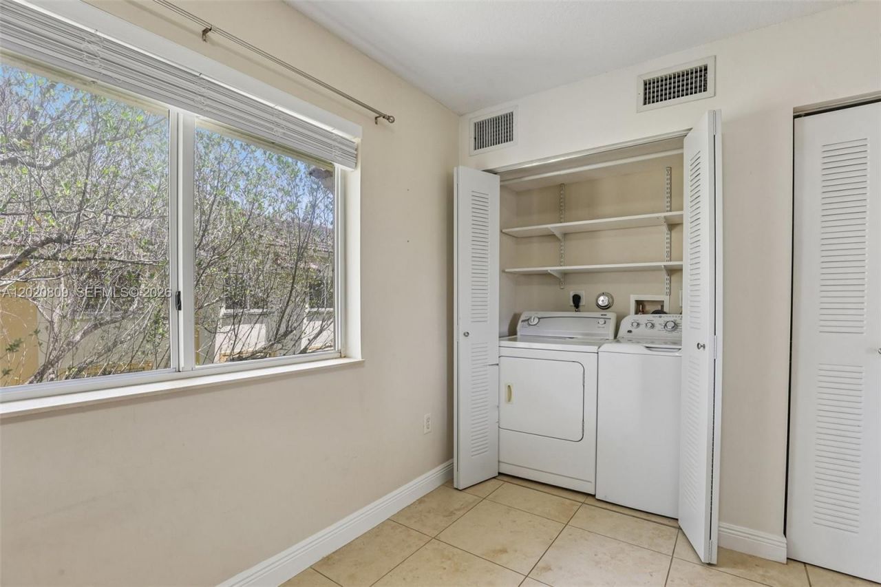 6235 SW 47th Mnr , Unit 201, Davie, FL 33314 Photo