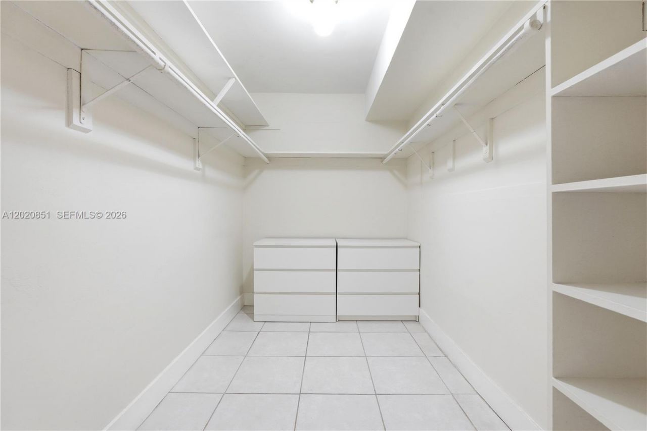 1200 Mariposa Ave , Unit E104, Coral Gables, FL 33146 Photo