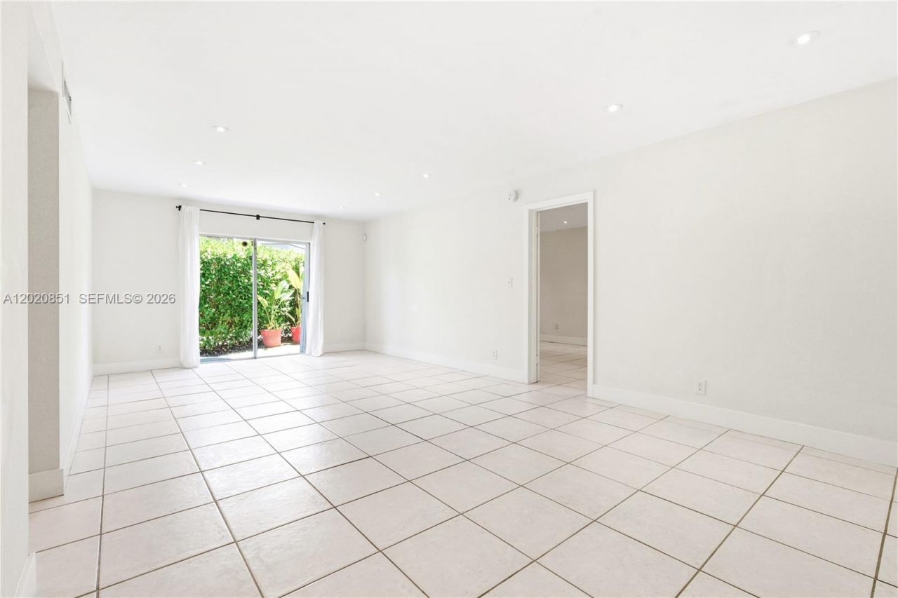 1200 Mariposa Ave , Unit E104, Coral Gables, FL 33146 Photo