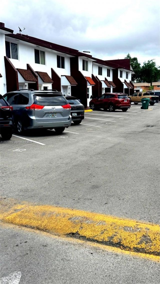 401 SW 109th Ave, Unit 14, Miami, FL 33174 Photo