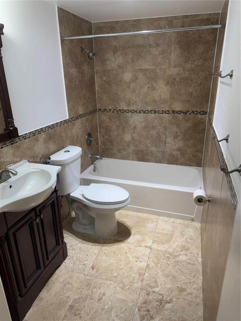 901 Hillcrest Dr , Unit 208, Hollywood, FL 33021 Photo