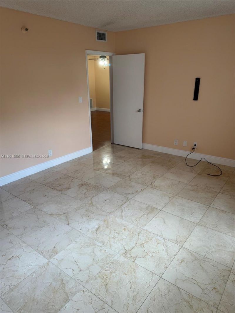 901 Hillcrest Dr , Unit 208, Hollywood, FL 33021 Photo