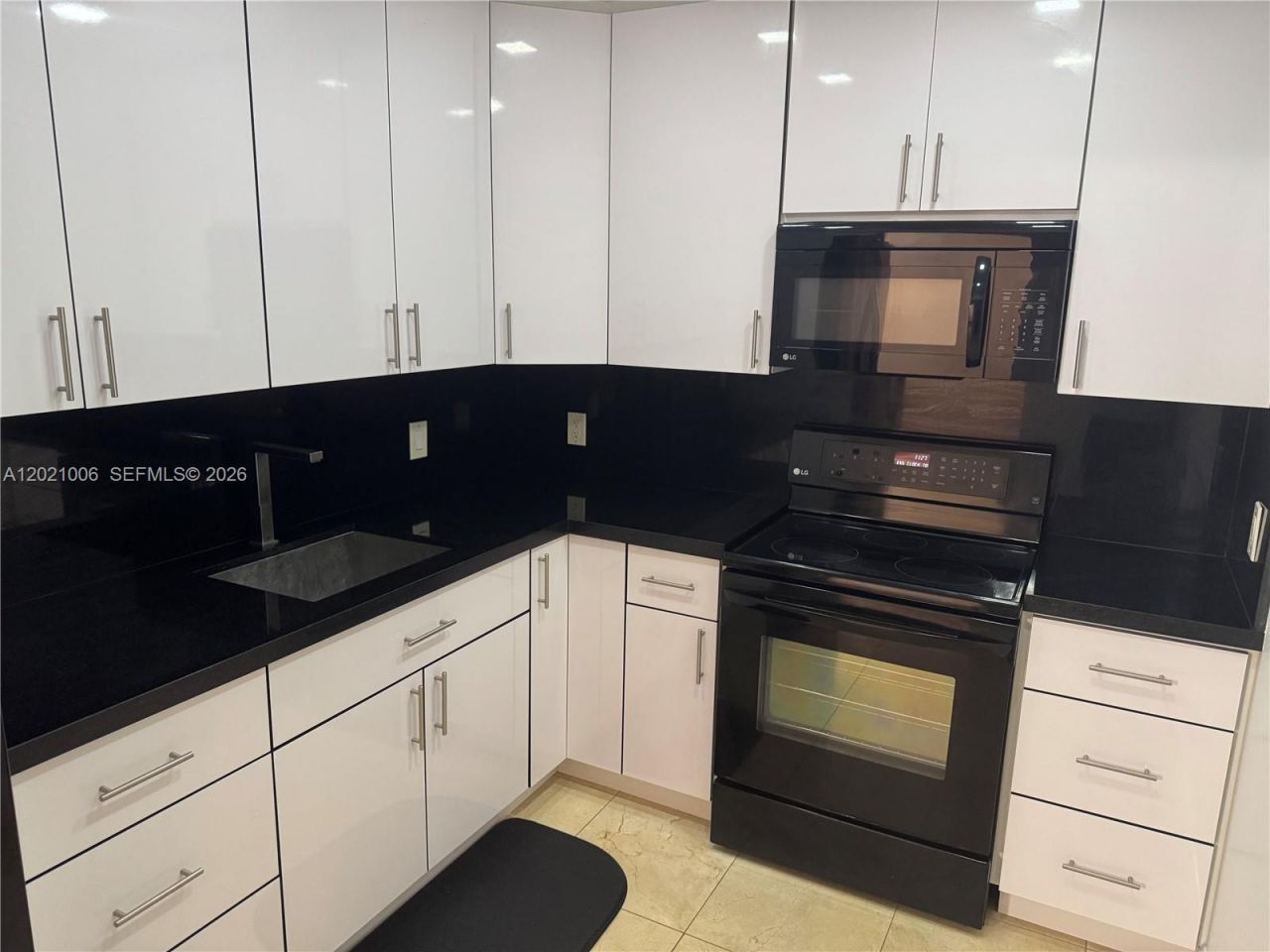 901 Hillcrest Dr , Unit 208, Hollywood, FL 33021 Photo