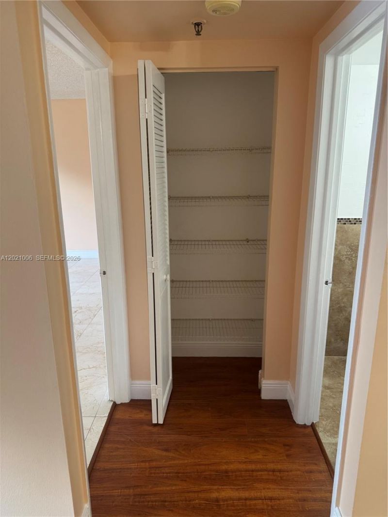 901 Hillcrest Dr , Unit 208, Hollywood, FL 33021 Photo