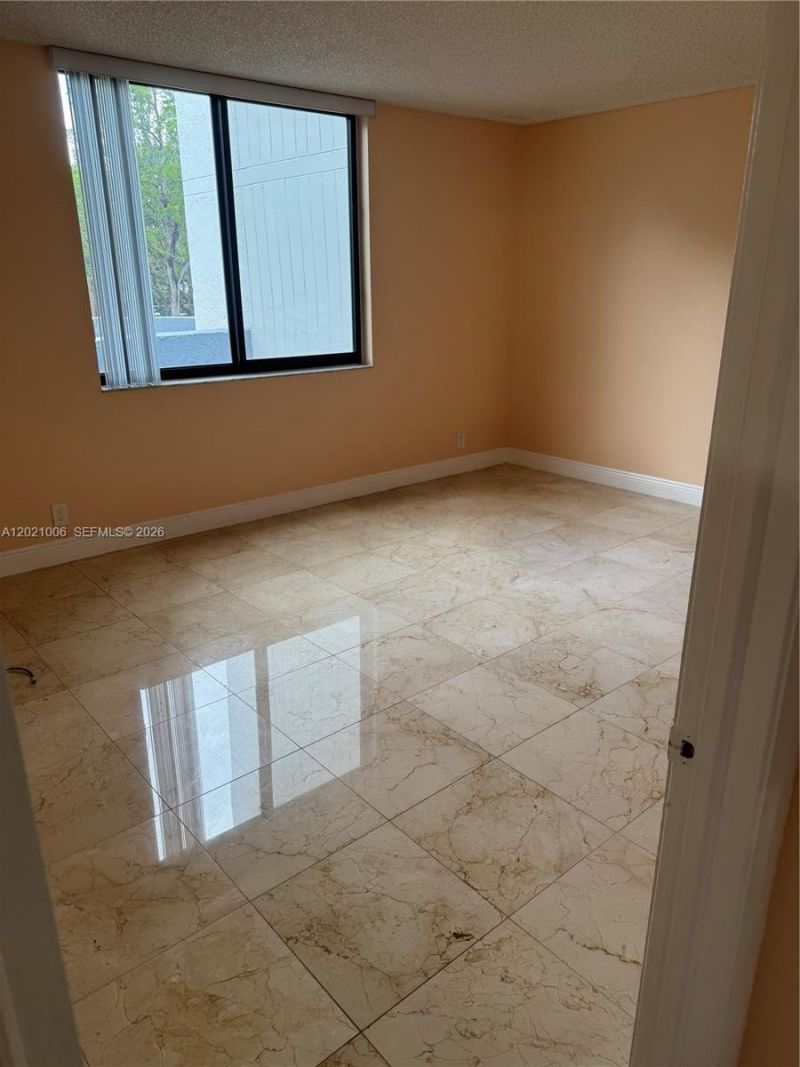 901 Hillcrest Dr , Unit 208, Hollywood, FL 33021 Photo