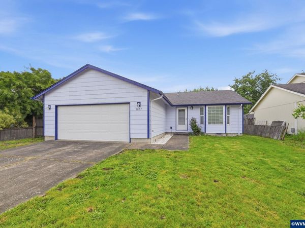 1077 S 10TH St, Lebanon, OR 97355