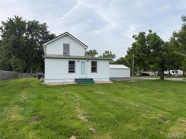 713 E Warren Street , Bunker Hill, IL 62014