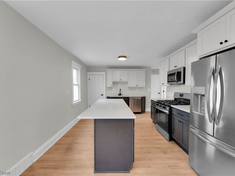 1330 W 67 Street , Cleveland, OH 44102 Photo 2