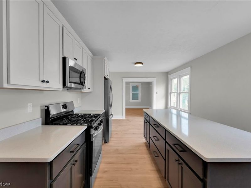 1330 W 67 Street , Cleveland, OH 44102 Photo 5